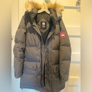 Men’s large Canada goose (Emory Parka) with coyote fur hood